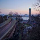 Landungsbrücken St. Pauli mit U-Bahn