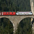 Landwasserviadukt mit besonderer Zugmaschine