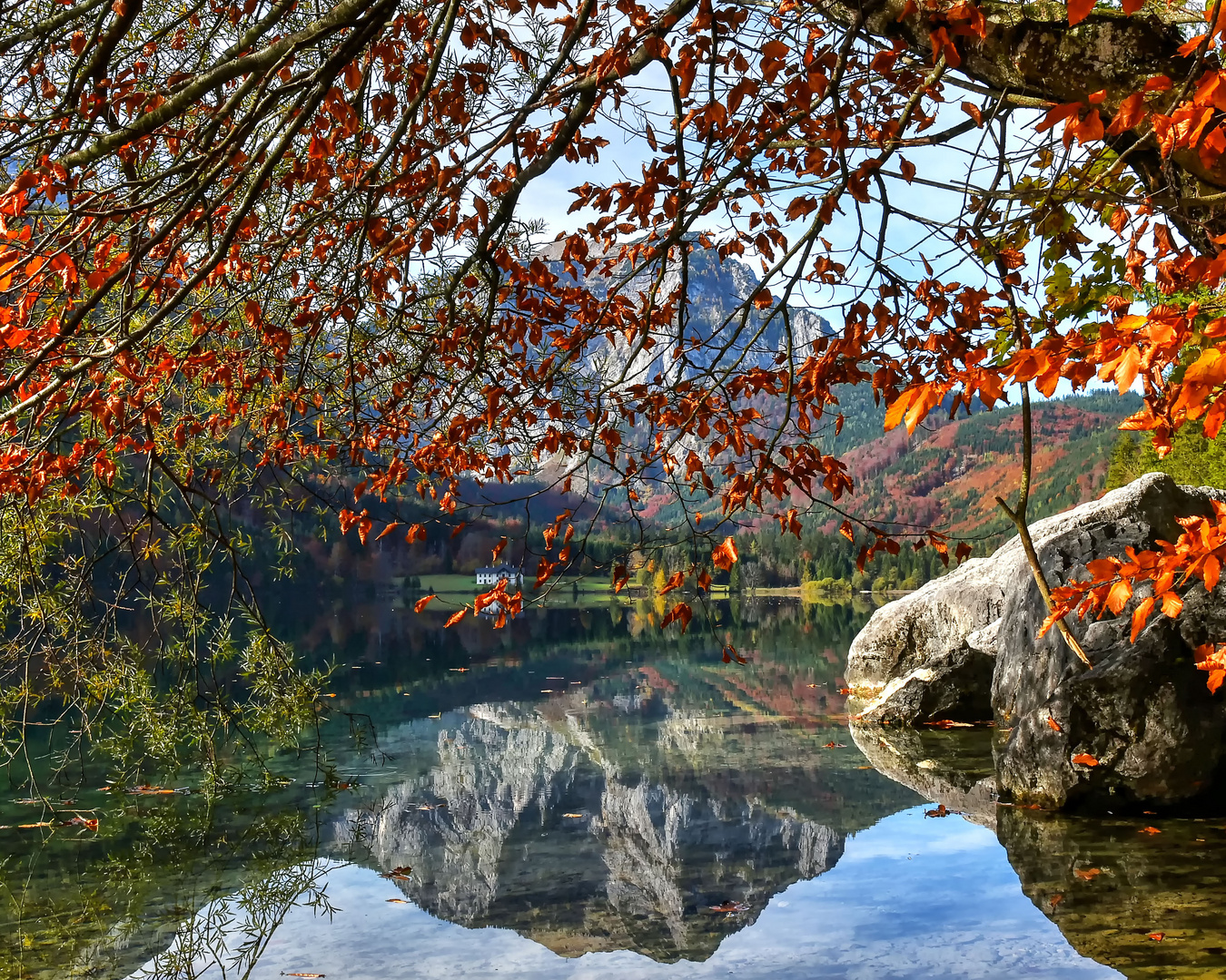 Langbathsee mit Brunnkogel