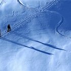 Lange blaue Dezemberschatten