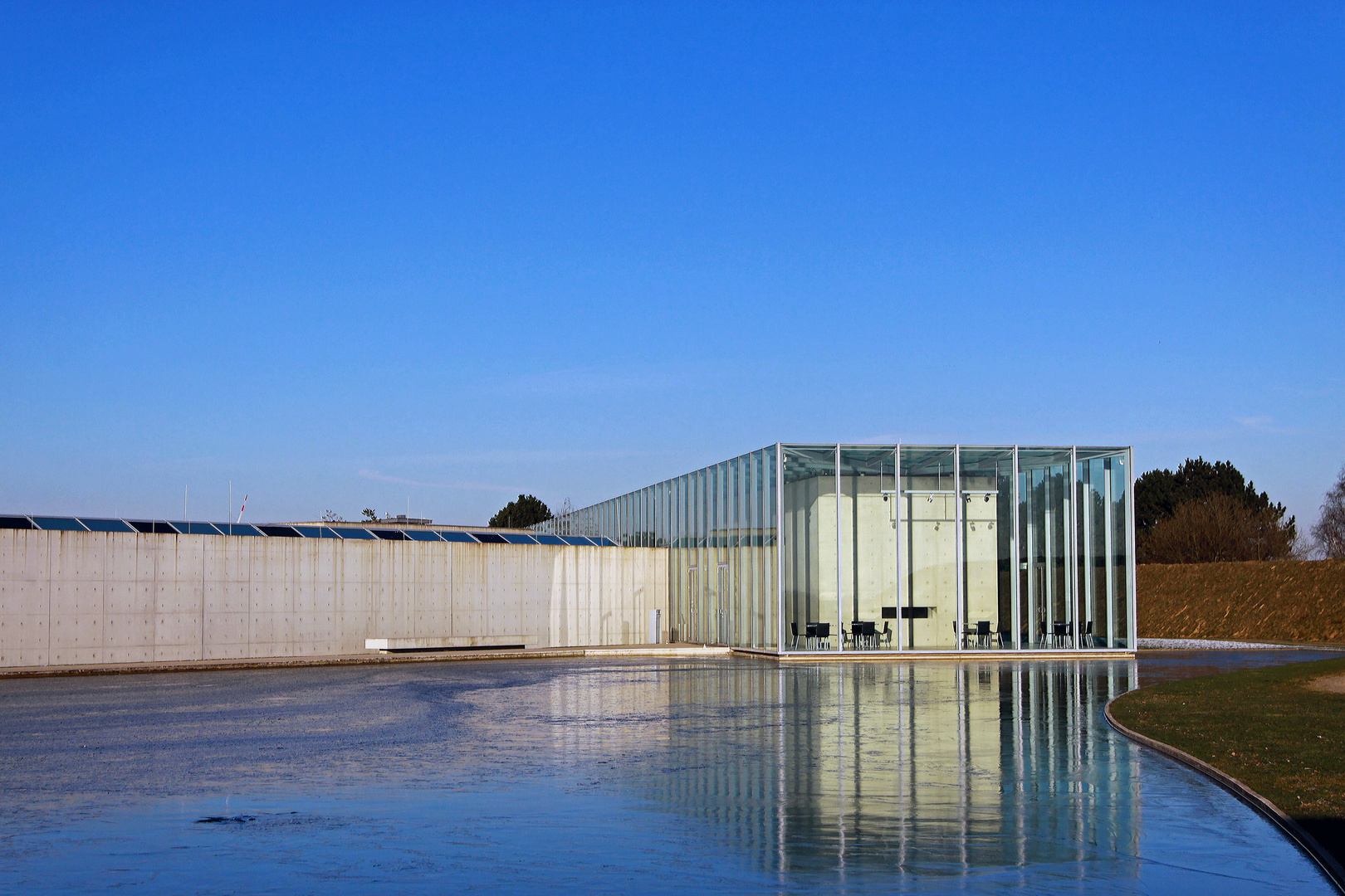 Langen Foundation im Eisspiegel