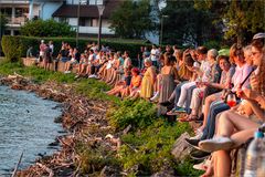 Langenargen / Bodensee 23.Juli, 20.46 Uhr, In Erwartung des Sonnenuntergangs