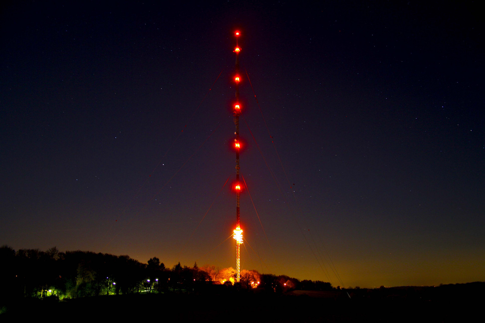 Langenbergersender bei nacht