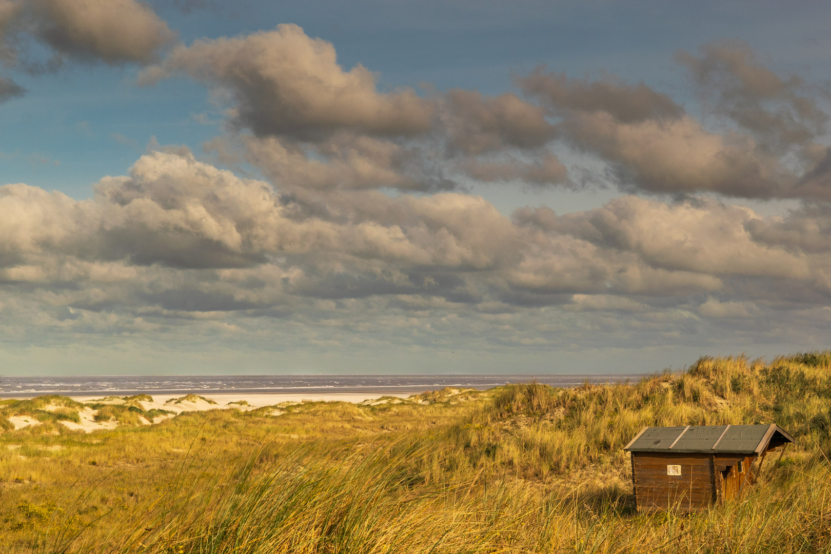 Langeoog, Oststrand mit Hütte