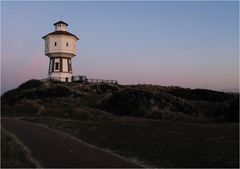 Langeooger Wasserturm in der Dämmerung