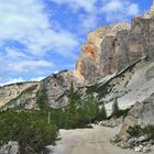 langer Abstiegsweg über den Fahrweg zum Rifugio Pererü