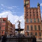 Langer Markt in Gdansk mit Rathaus und Neptunbrunnen