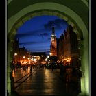 Langer Markt und Rathaus durch das grüne Tor