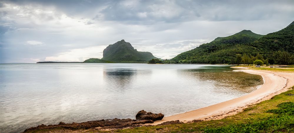 Langer Sandstrand vor Le Morne