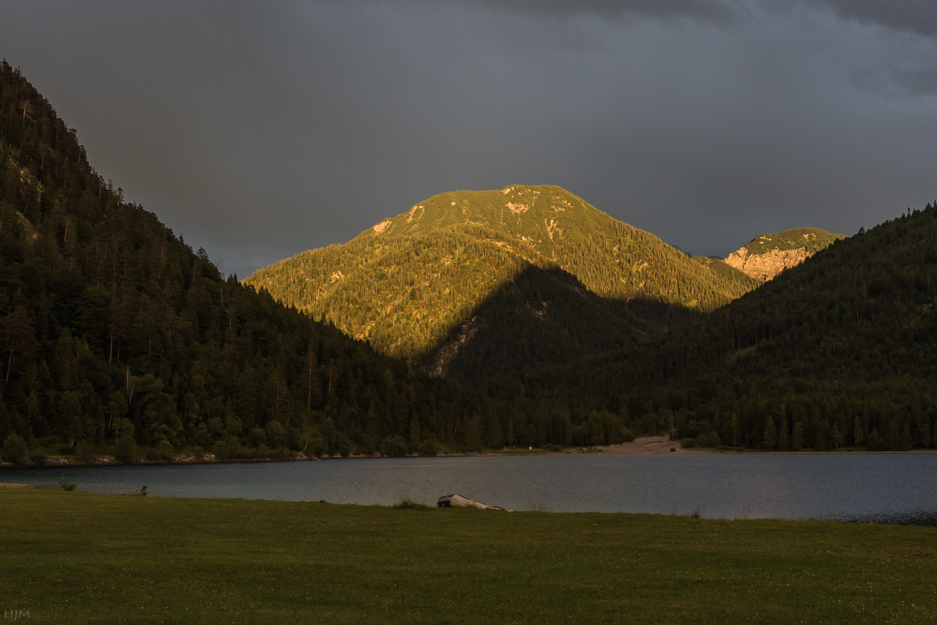 Langer Schatten überm Plansee