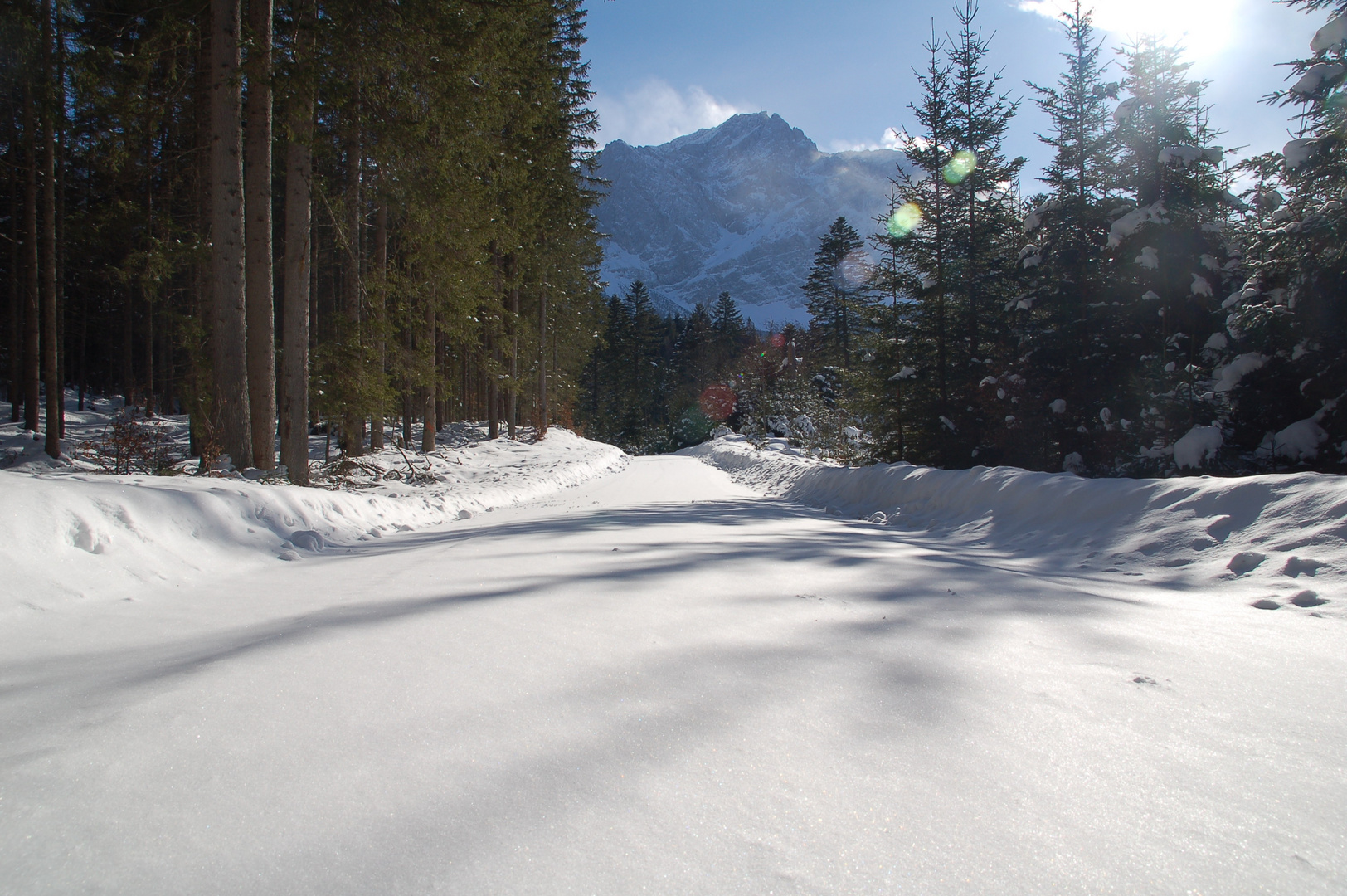 Langer Weg zur Zugspitze