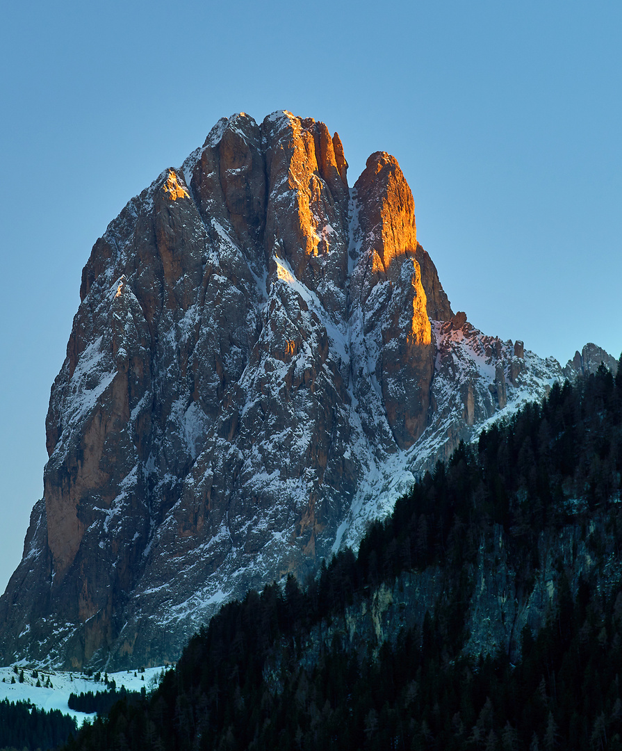 Langkofel im winterlichen Abendlicht