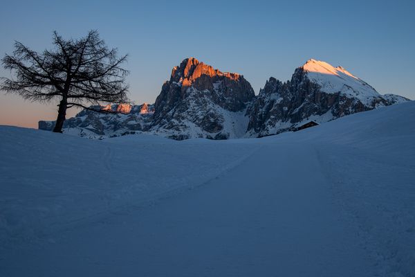 Langkofel und Plattkofel im Abendrot