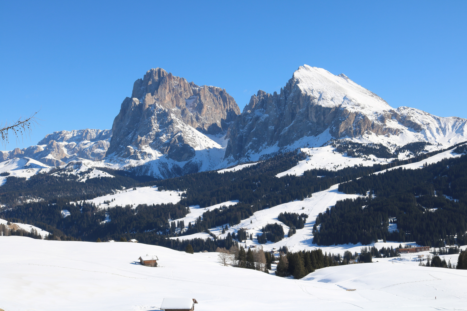 Langkofel_und_Plattkofel_im_Winter