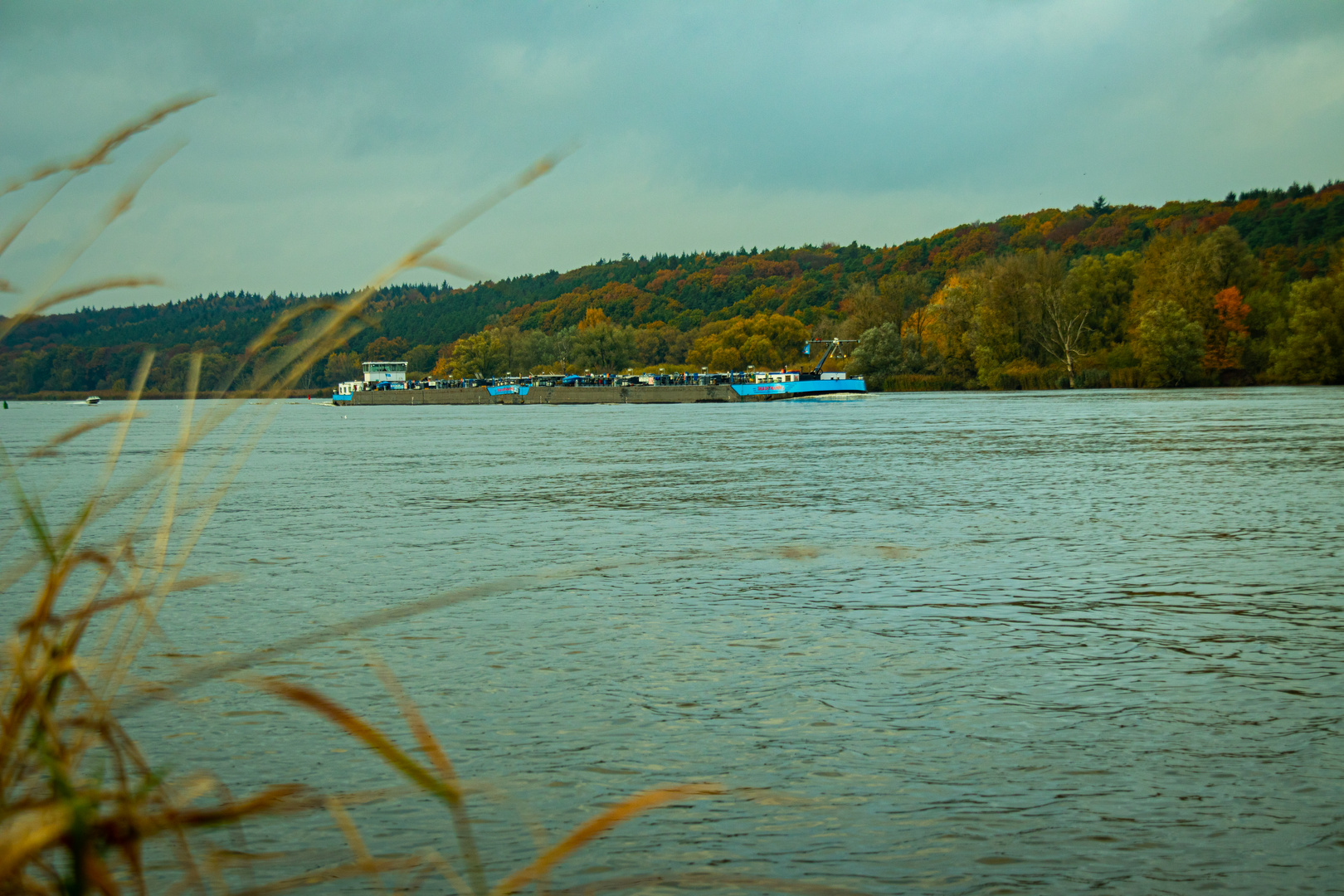 Langsam auf der Elbe