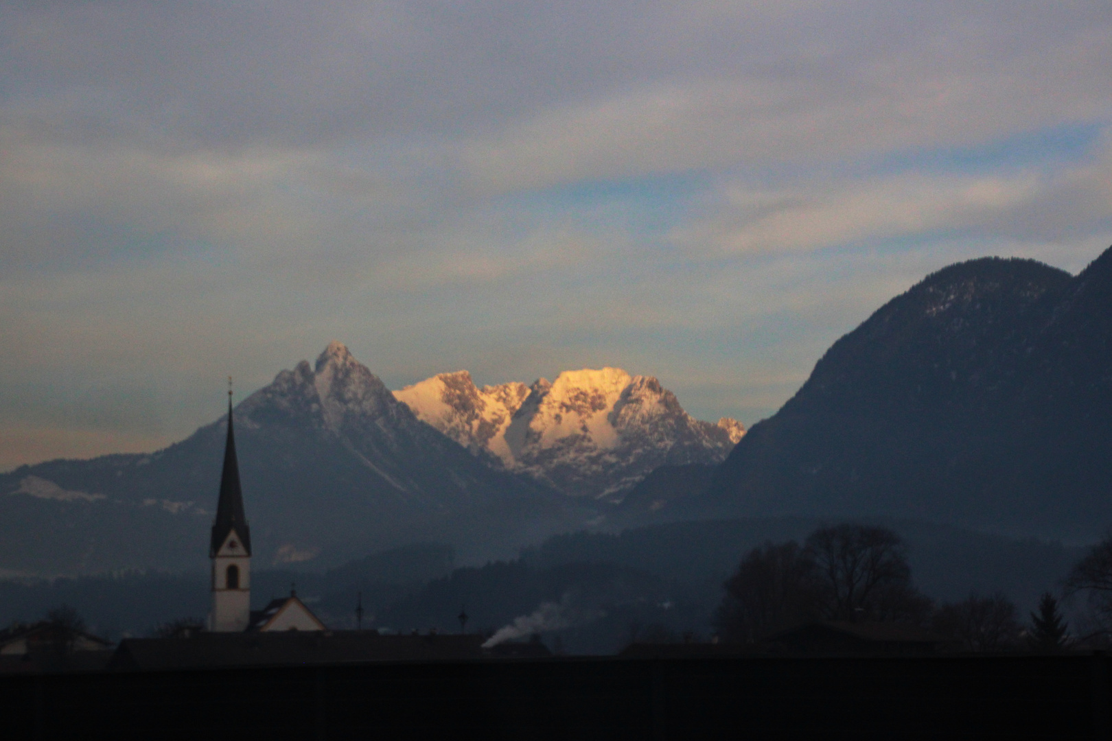 Langsam geht die Sonne auf