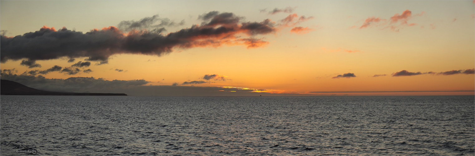 langsam steigt sie am Horizont auf