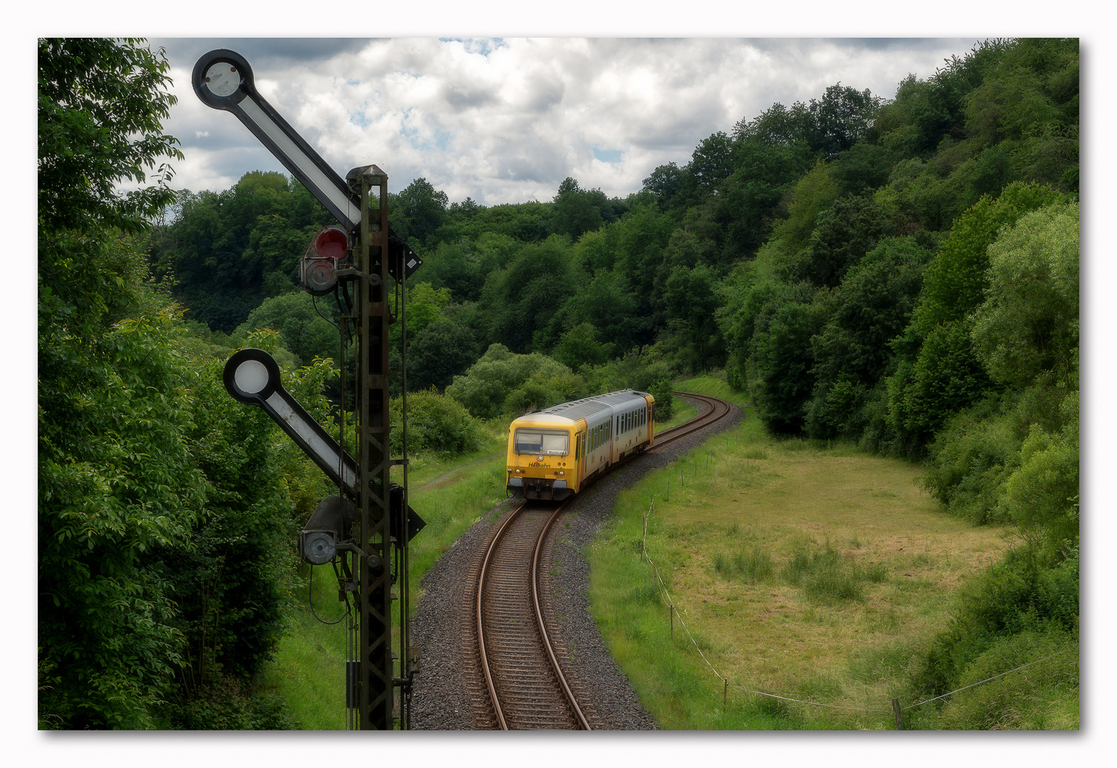 Langsamfahrt am Formsignal für VT 72 bei Niederzeuzheim