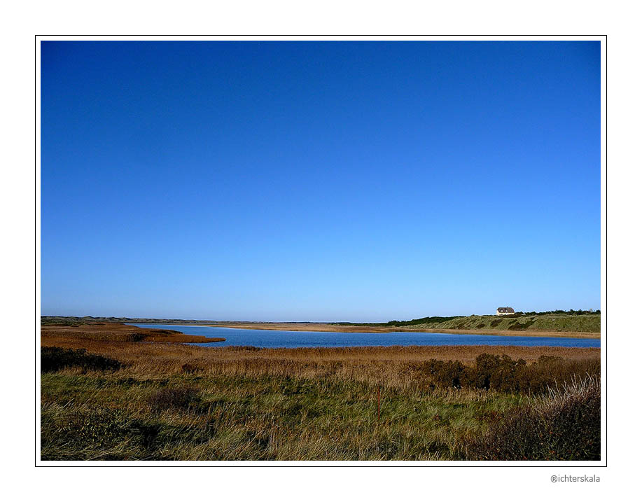 "langweilig blau"