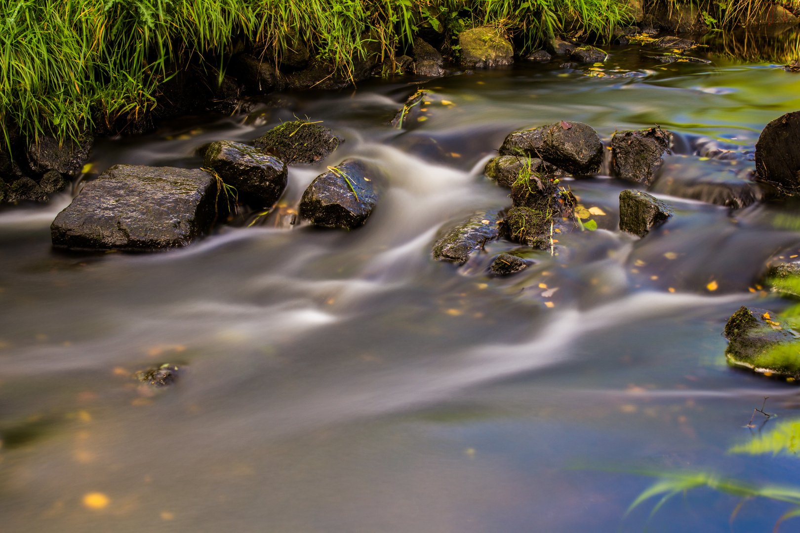 Langzeitbelichtung am Bach