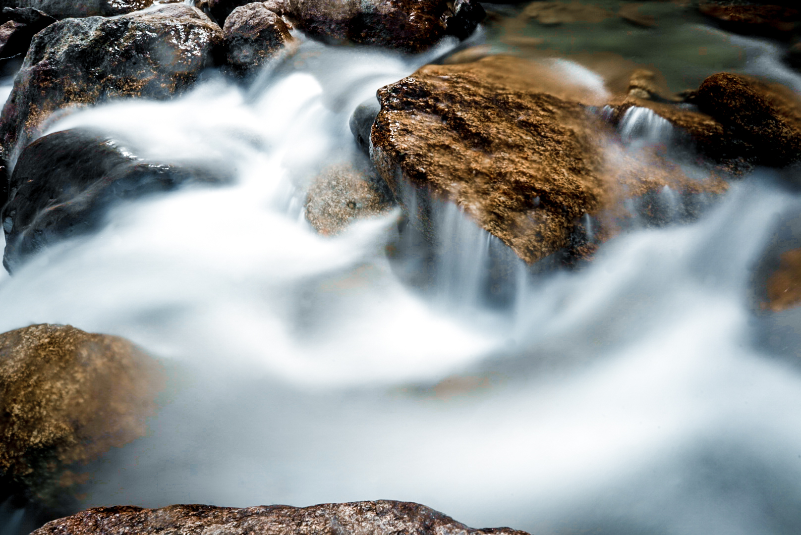 Langzeitbelichtung am Wasser