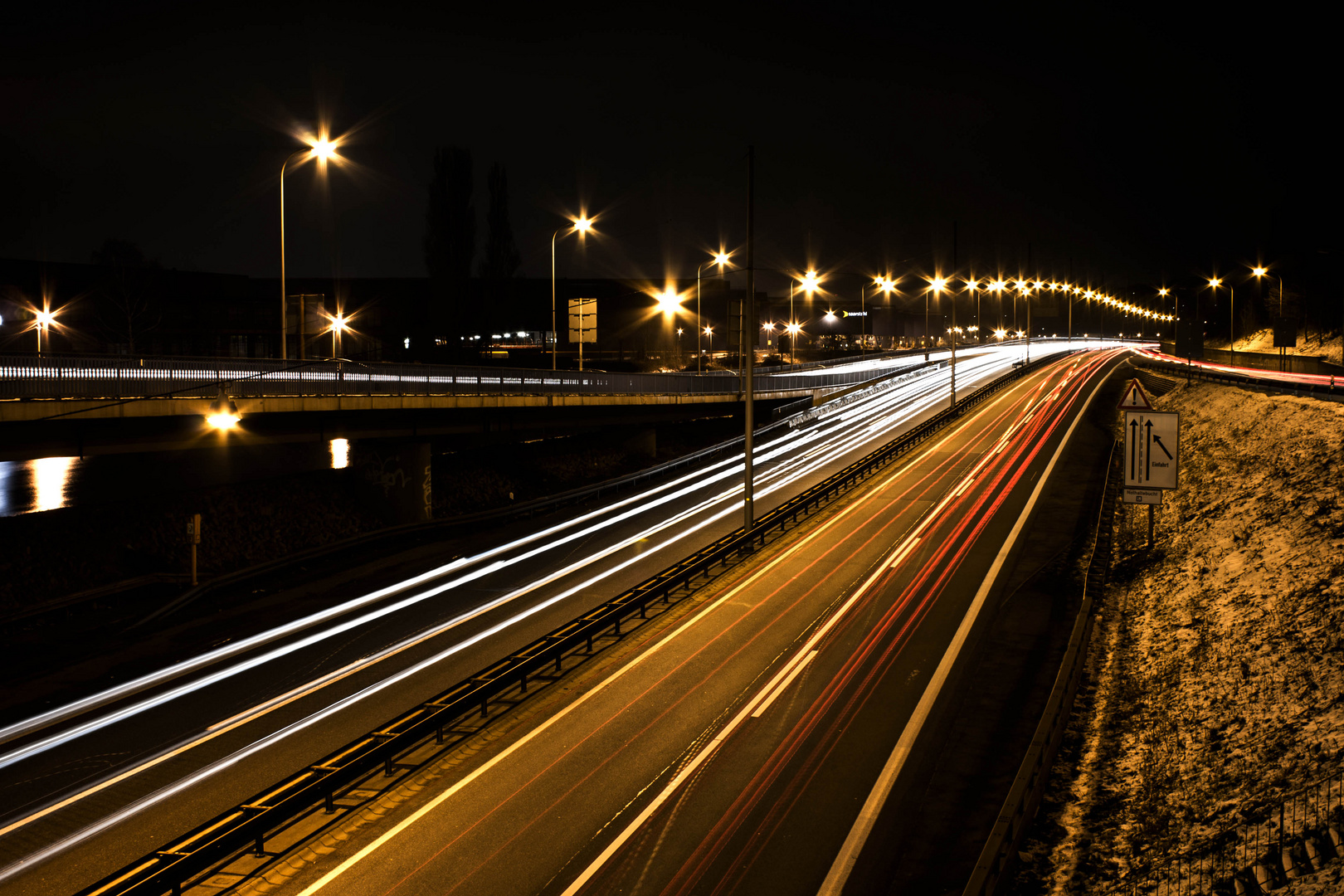 Langzeitbelichtung Autobahn