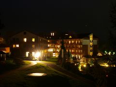 Langzeitbelichtung Kirchbergklinik bei Nacht