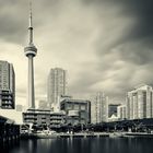 Langzeitbelichtung Schwarz-Weiss: Toronto Skyline / Harbourfront