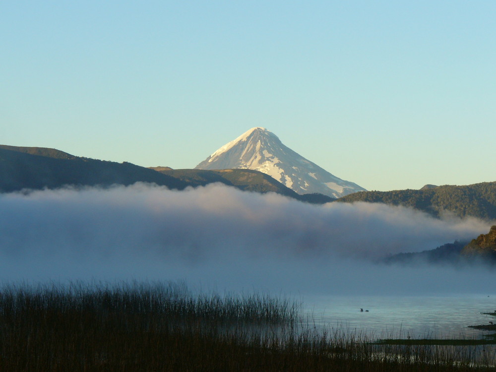 Lanin sobre Lago Quillen