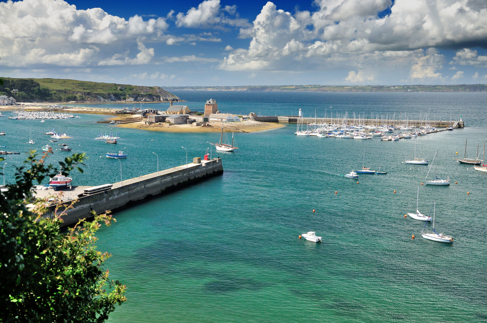 L'anse de Camaret-sur-Mer par une belle journée de juillet