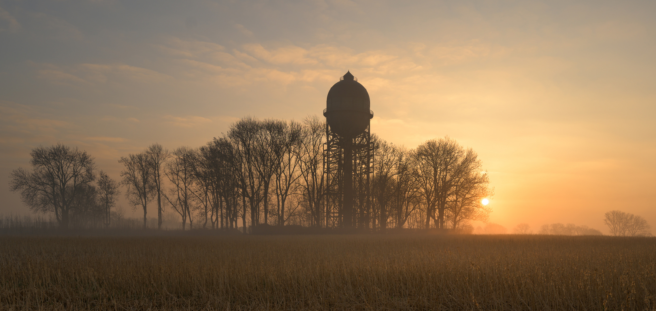 Lanstroper Ei" bei Sonnenaufgang 