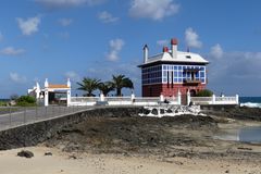 Lanzarote 2016 / "Blaues Haus" (Casa Juanita), das Wahrzeichen von Arrieta