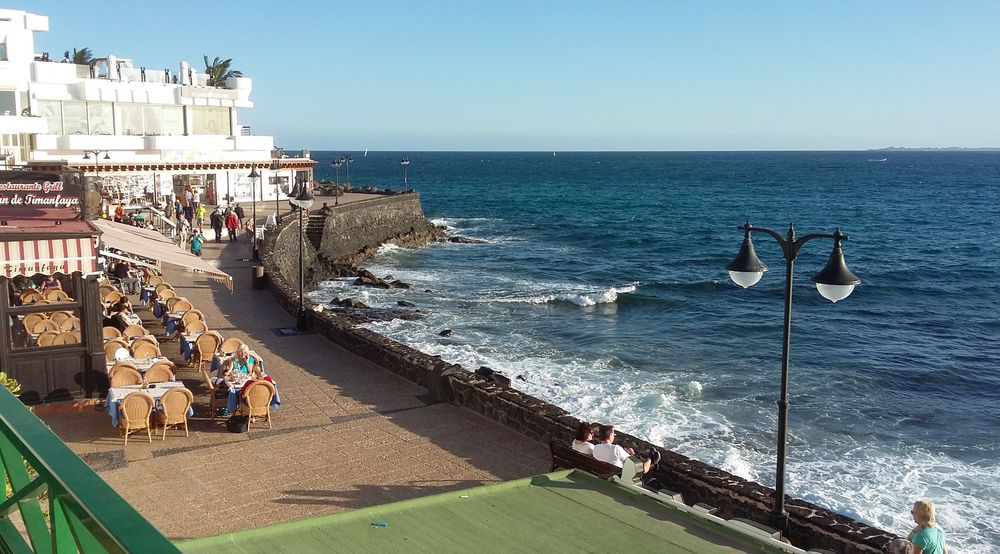 Lanzarote 2019 (2) - Blick auf die Promenade der Playa Blanca