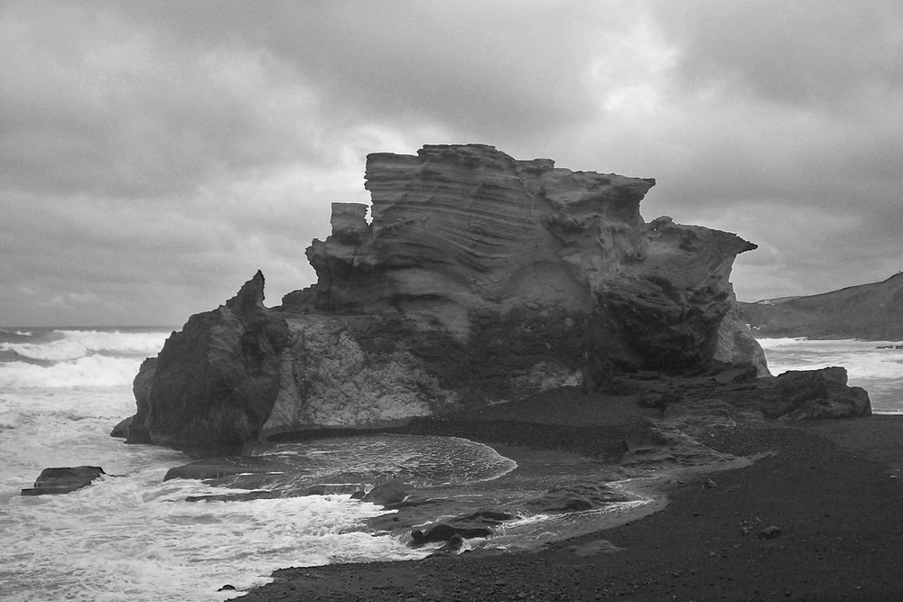 Lanzarote - Felsen am Strand