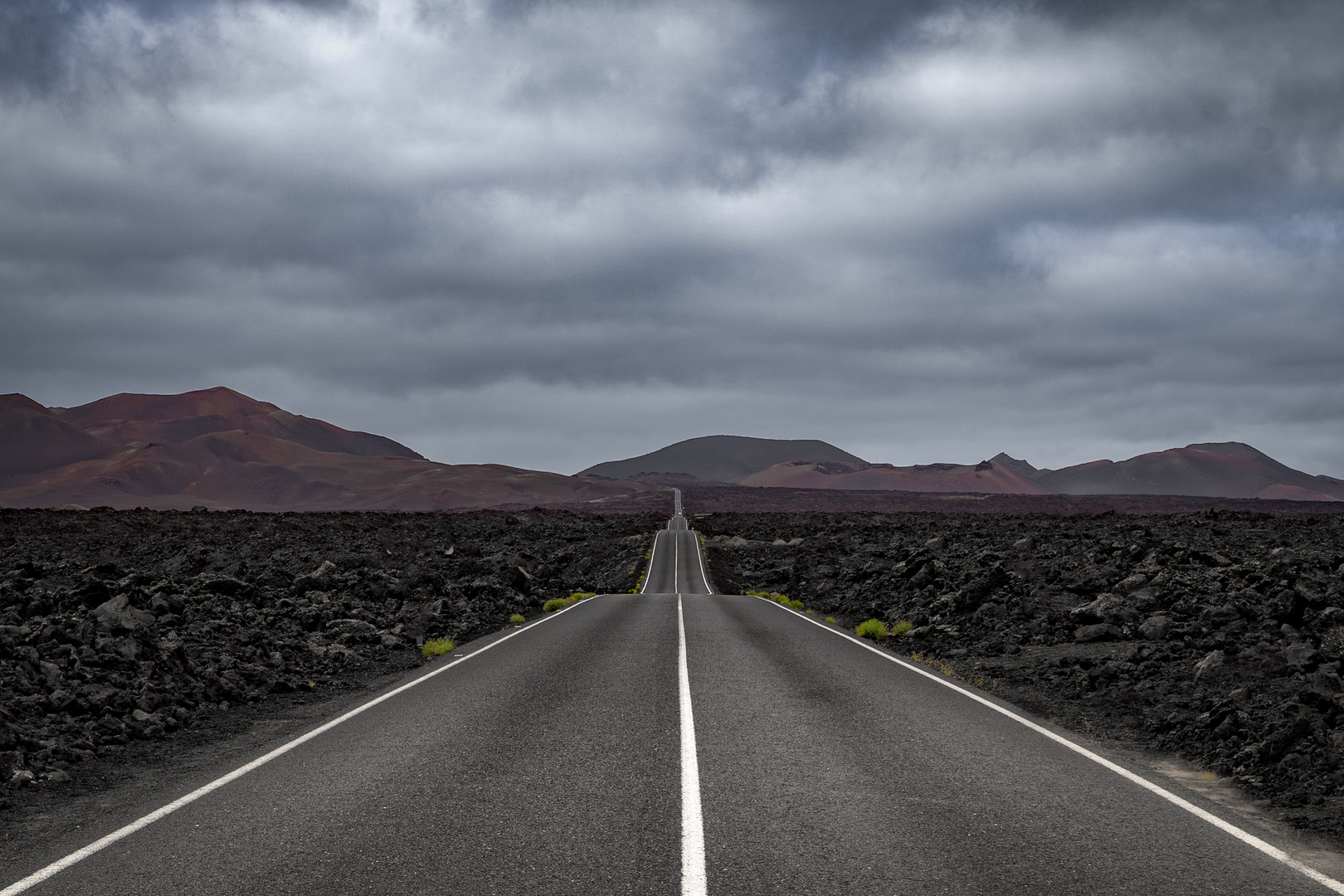Lanzarote - Road through no man's land
