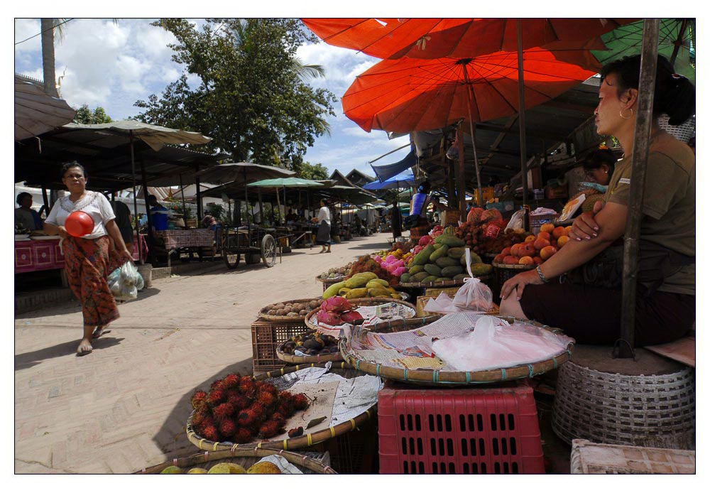 Laos - Luang Prabang - Market