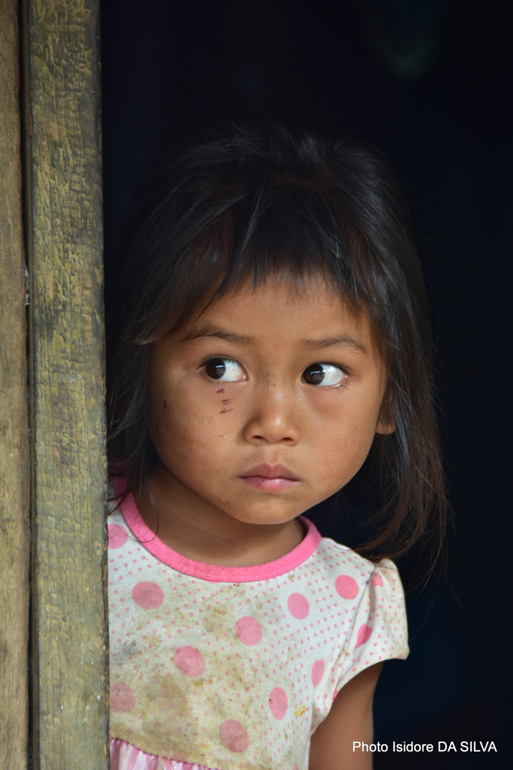 LAOS regard d'enfant