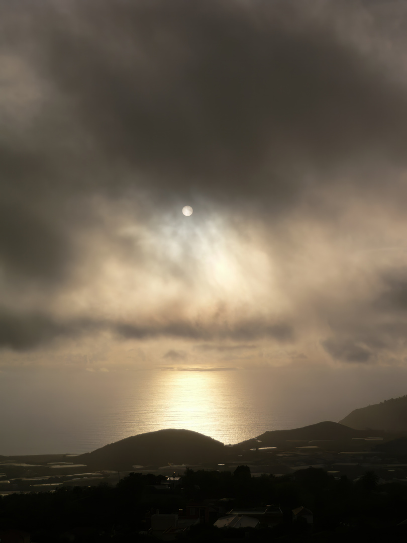 LaPalma: Abendsonne in den Wolken