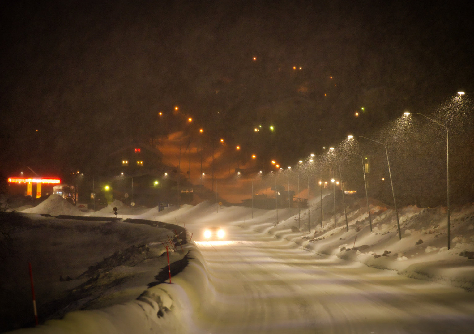 Lappland Straße in der Nacht