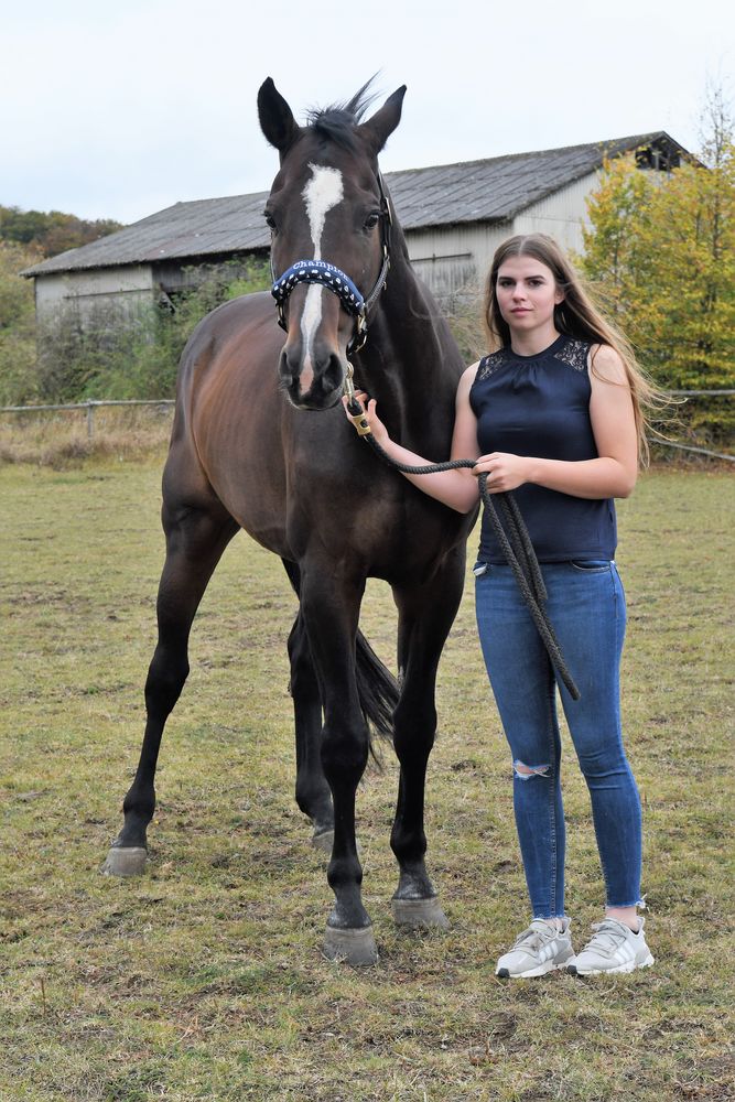 Lara und ihr Pferd Consotho 1