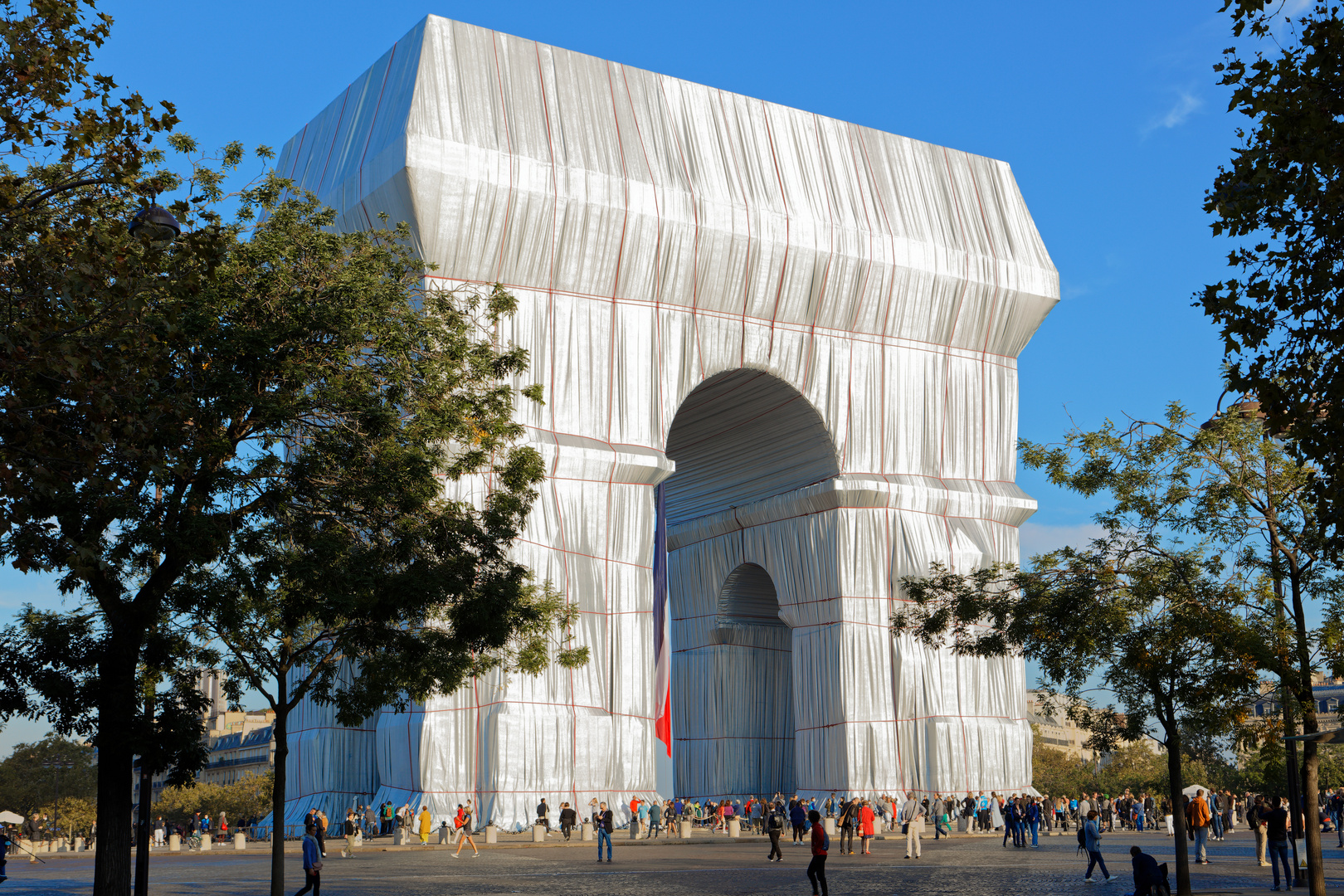 L'Arc de Triomphe, Wrapped