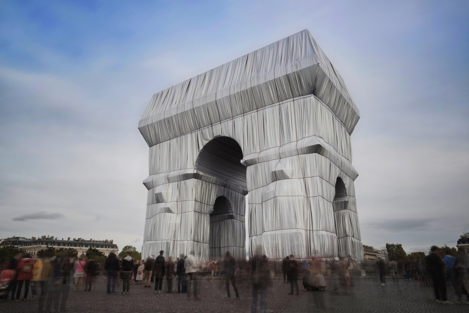 L'Arc de Triomphe, Wrapped