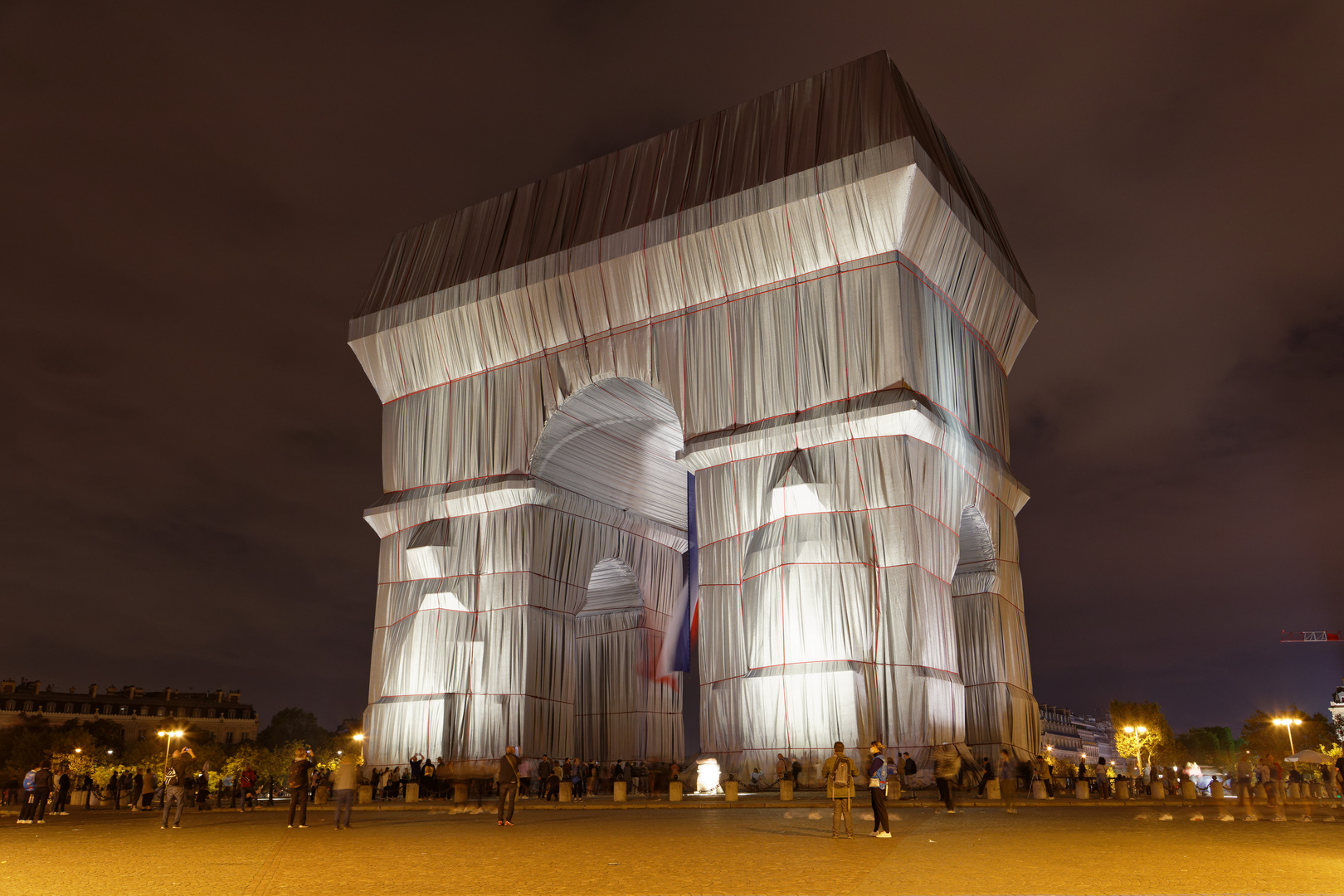 L'Arc de Triomphe, Wrapped ... by night!