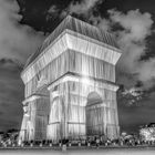 L'Arc de Triomphe, Wrapped ... by night! V3