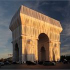 "L'Arc de Triomphe, Wrapped" - XI