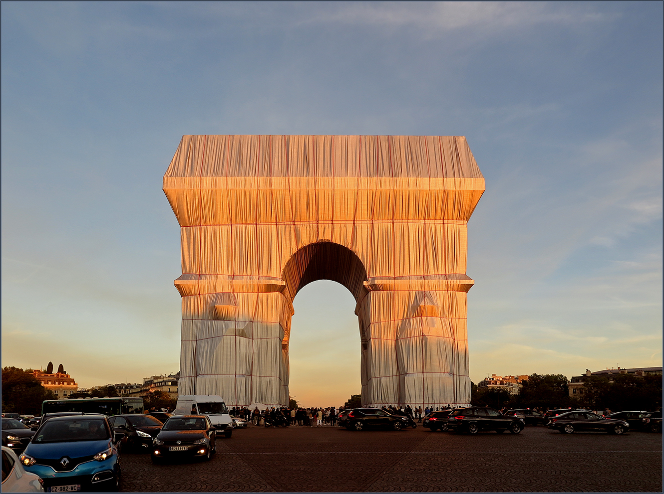 "L'Arc de Triomphe, Wrapped" - XII