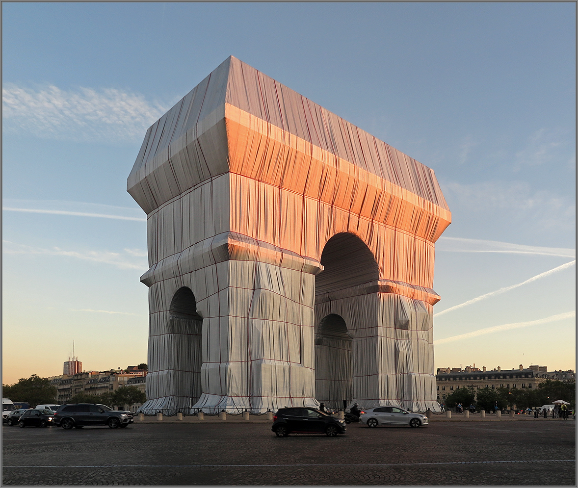 "L'Arc de Triomphe, Wrapped" - XXI