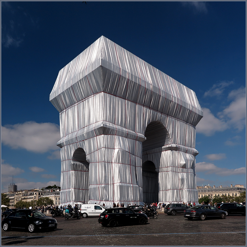 "L'Arc de Triomphe, Wrapped" - XXIX