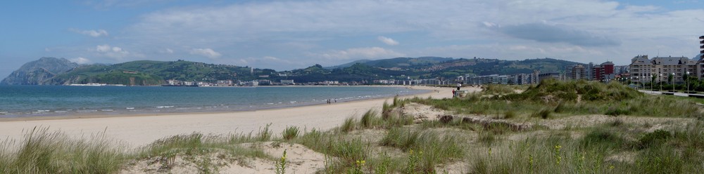 Laredo playa, desierta.