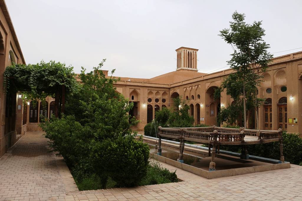 Lariha house, Yazd